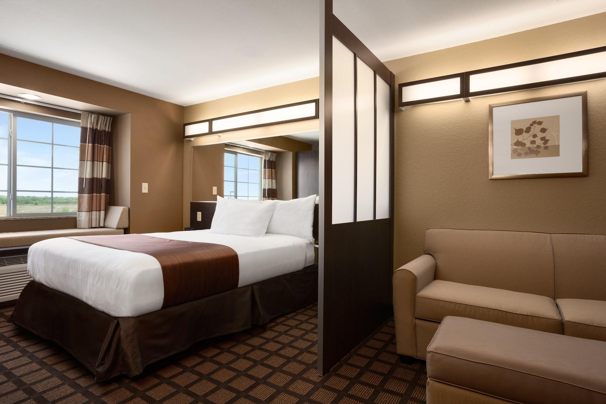 Microtel Inn & Suites Kenedy Buitenkant foto