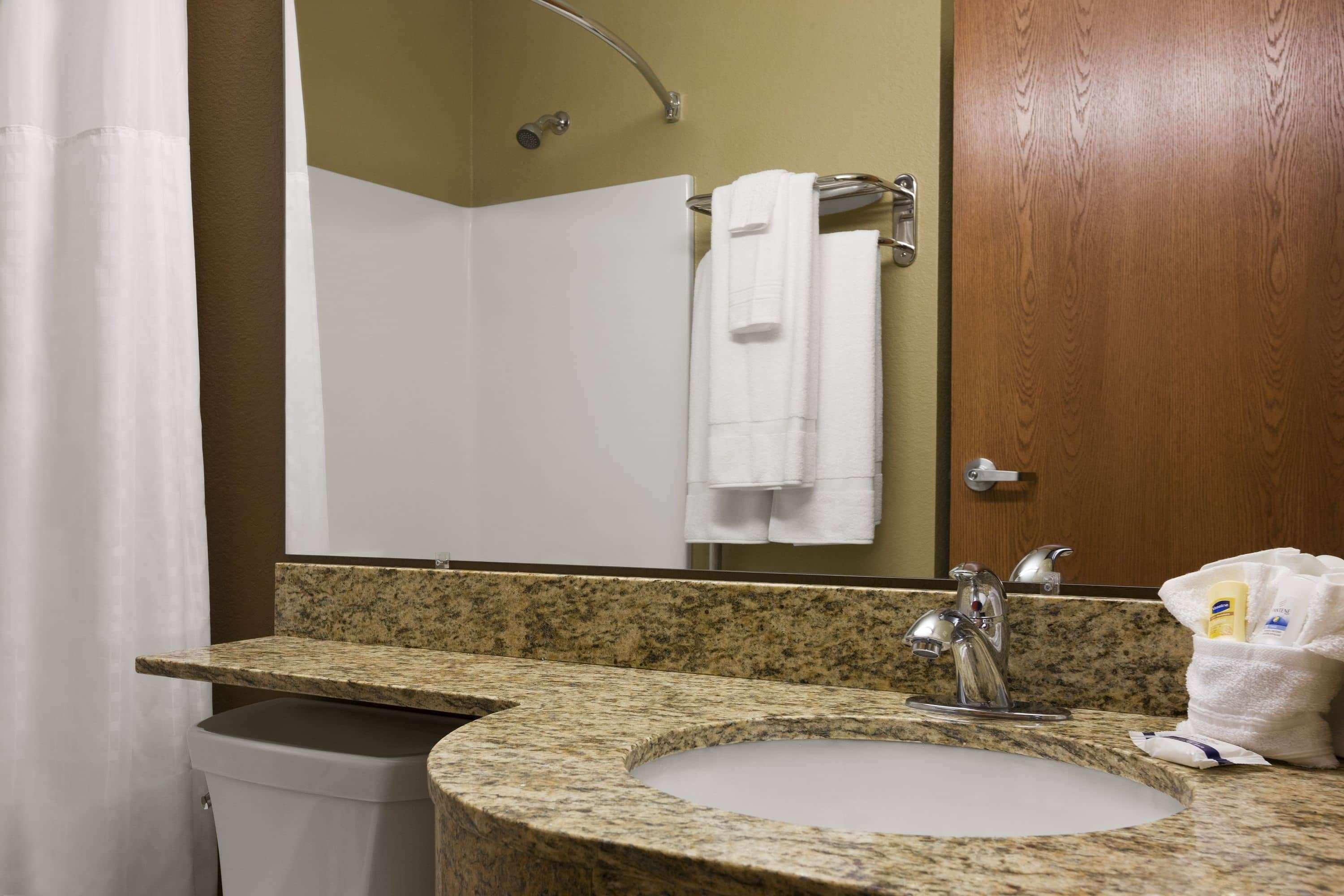 Microtel Inn & Suites Kenedy Buitenkant foto