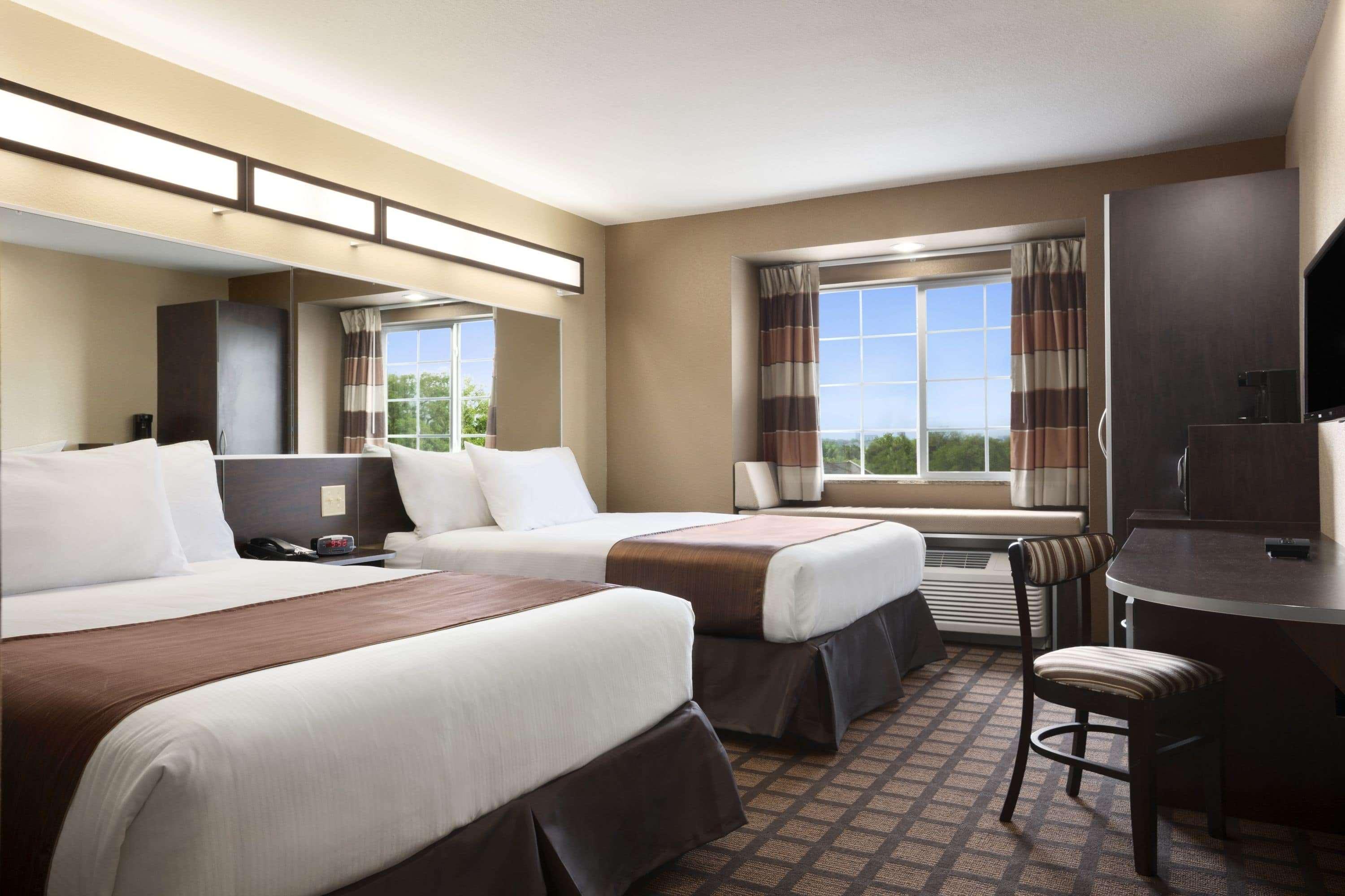 Microtel Inn & Suites Kenedy Buitenkant foto