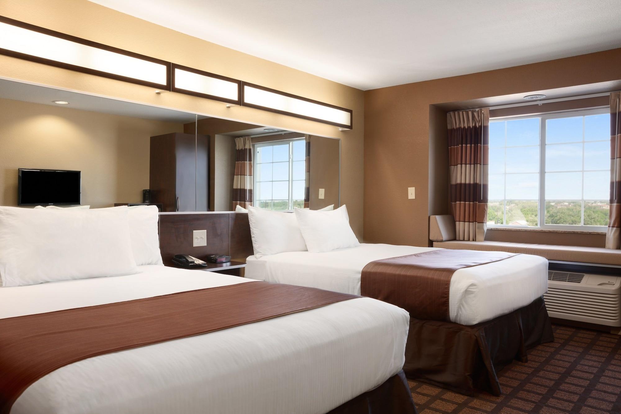 Microtel Inn & Suites Kenedy Buitenkant foto