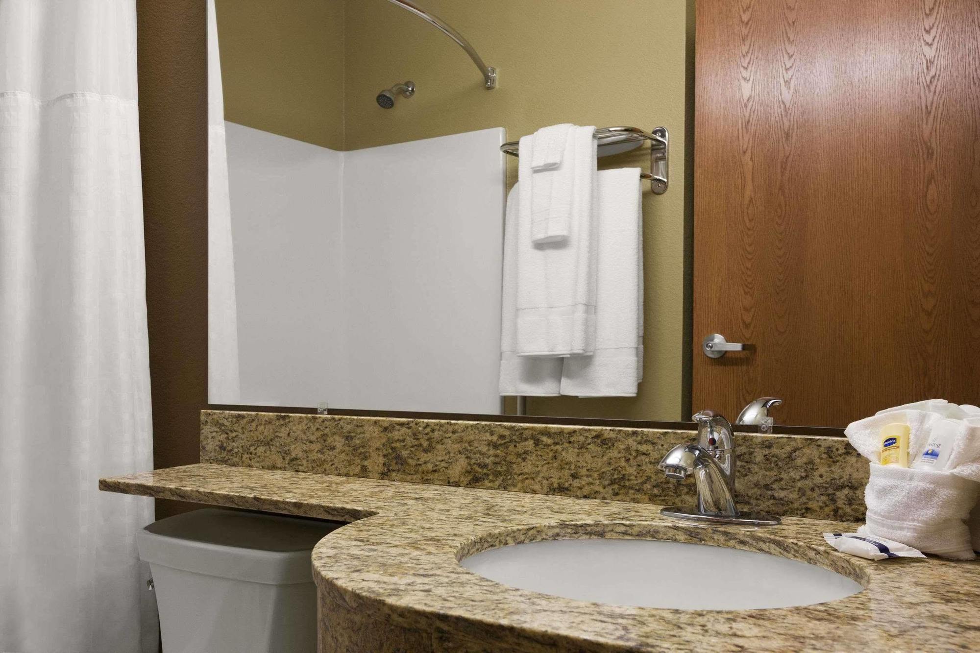 Microtel Inn & Suites Kenedy Buitenkant foto