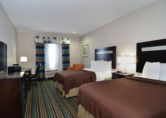 Microtel Inn & Suites Kenedy Buitenkant foto