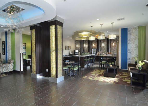 Microtel Inn & Suites Kenedy Buitenkant foto